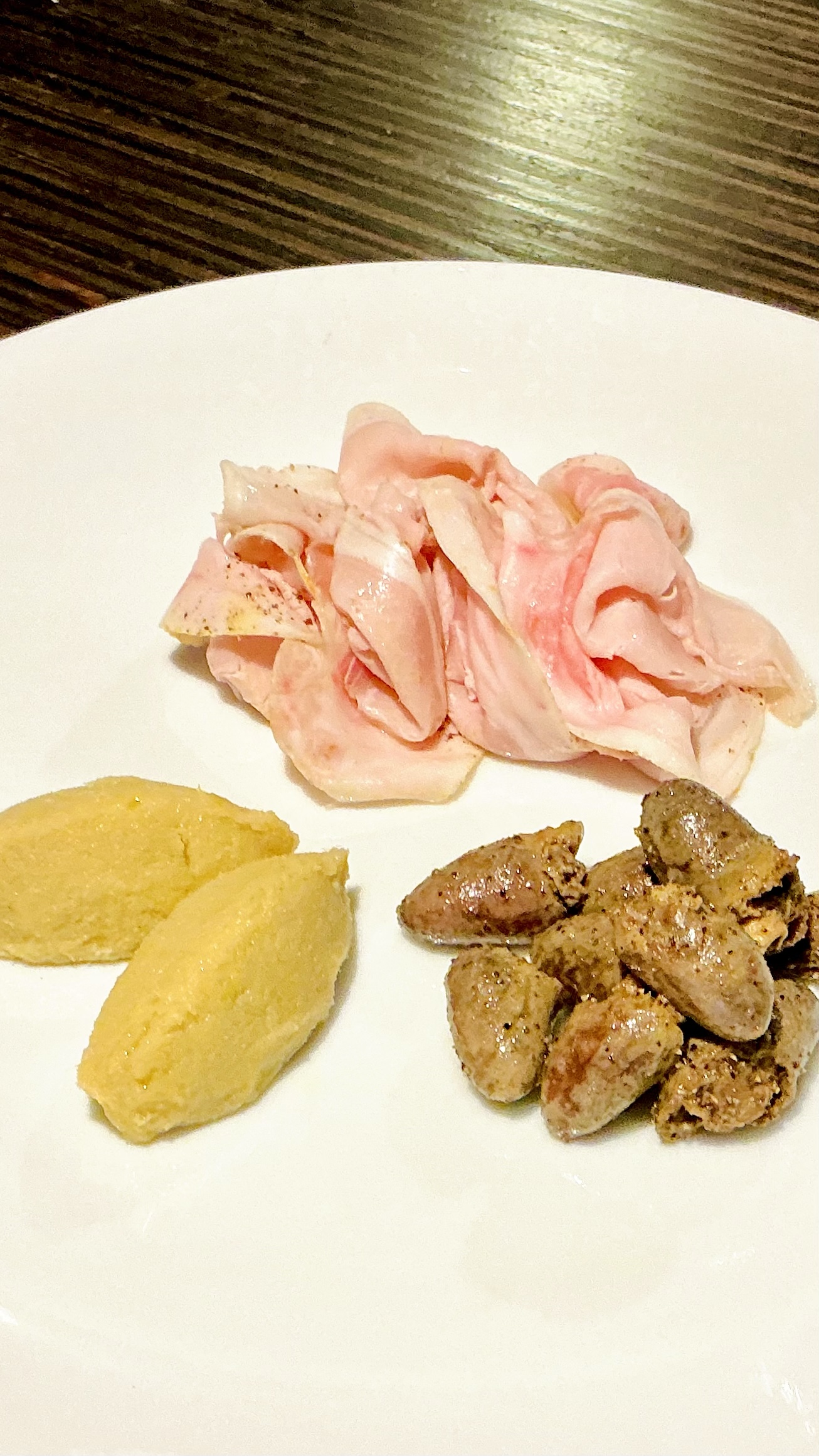 ライラックまつりのメニュー。前菜の盛合せ